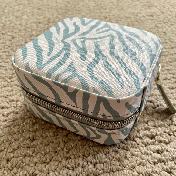 Milly Travel Jewelry Case (NWOT) - Picture 4 of 15